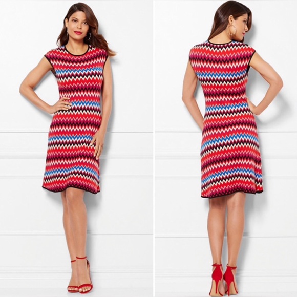 EUC New York & Co. Eva Mendes Collection Phoebe Zig Zag Sweater Dress. Size SP. - Picture 1 of 5